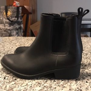Urban Outfitters Chelsea Boots Size 9